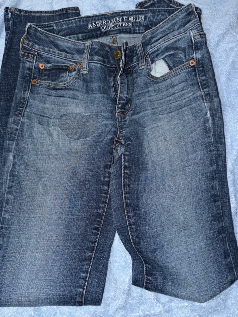 American Eagle Outfitters Women’s Faded Dark Blue Skinny Jeans